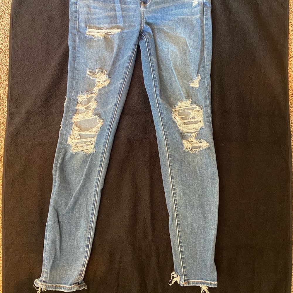 AMERICAN EAGLE JEANS